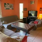 Hébergement de vacances Maison De Charme Avec Jardin, 9 Couchages, - Fr-1-239-1035 *