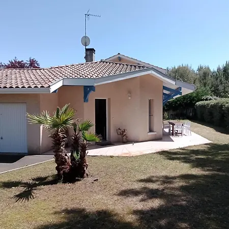 Holiday home Maison Avec Jardin, 10 Pers, A Pied, - Fr-1-239-1035 *