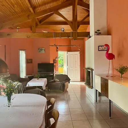 Maison De Charme Avec Jardin, 9 Couchages, - Fr-1-239-1035 *