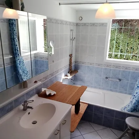 Maison De Charme Avec Jardin, 9 Couchages, - Fr-1-239-1035 *